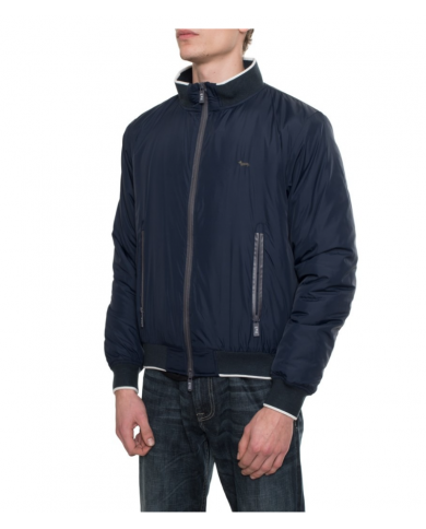 Harmont & Blaine
X073_K0AO06-040250_801