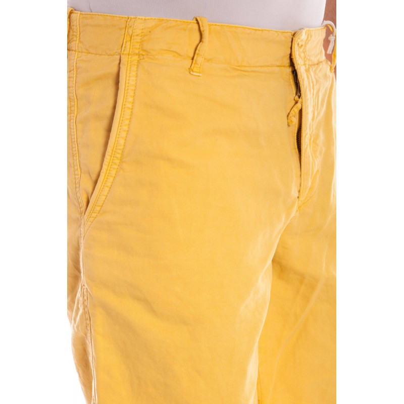 BERMUDA DE HOMBRE GANT AMARILLO